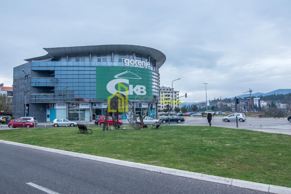 Poslovni prostor 100m2, Preko Morače